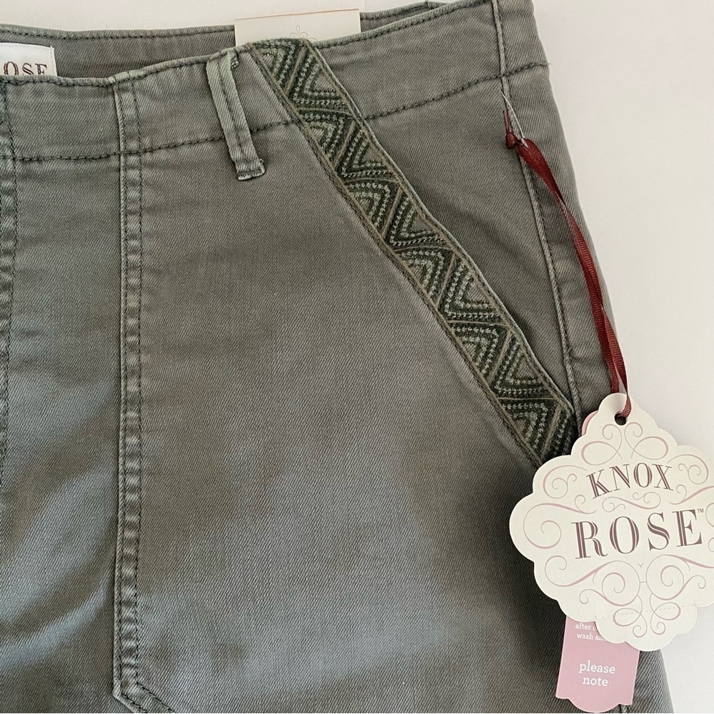 Women’s Mid Rise Embroidered Pockets Raw Edge Hem Knox Rose Clover Green Size 16 - Picture 3 of 9